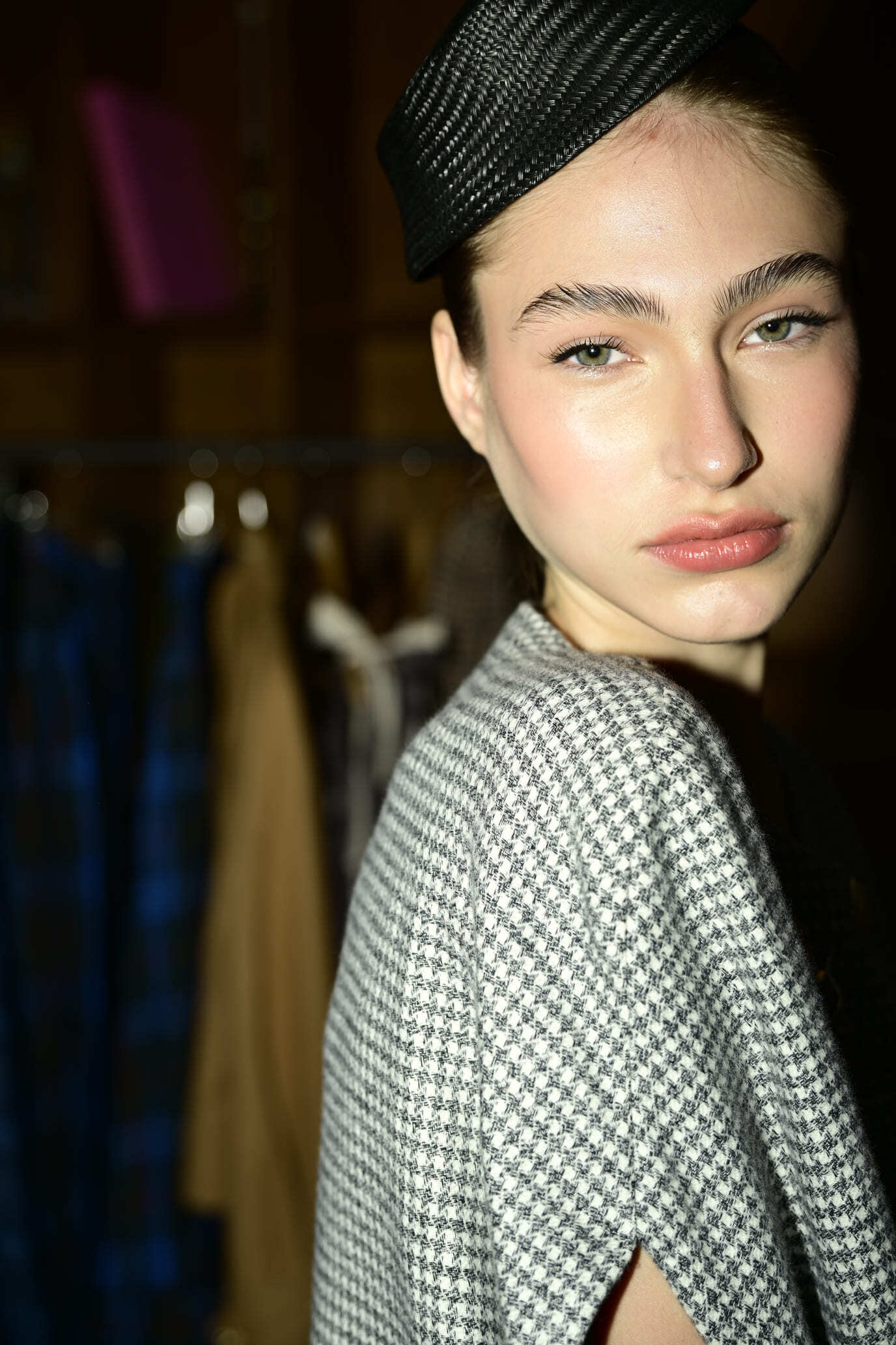 THE NOIRELLE CAPE - Image 3